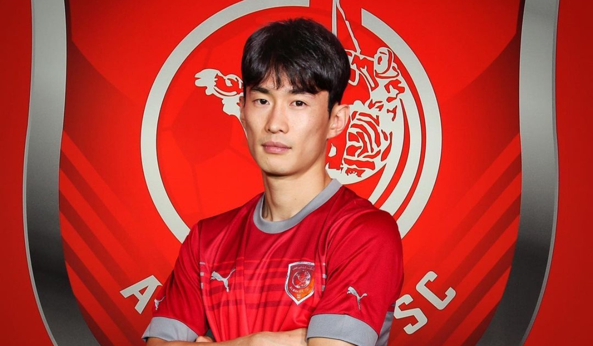 Al Duhail Signs Kim Moon Huan